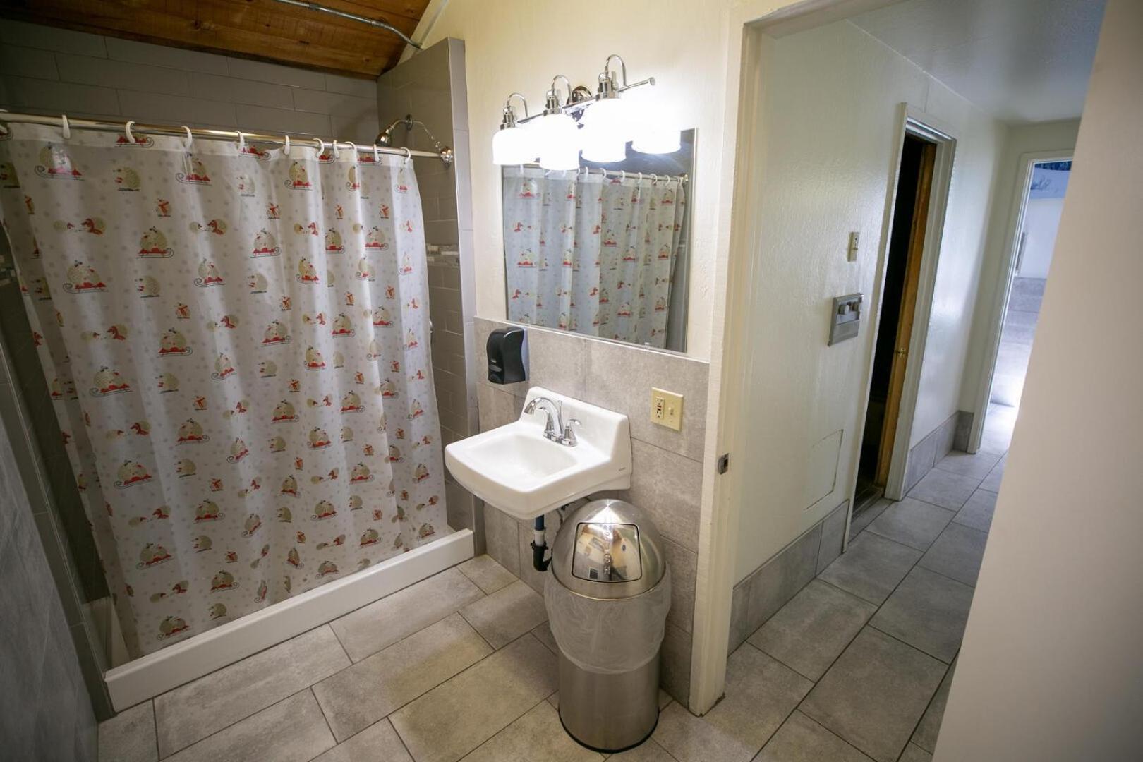 Apartment 2 Bed 2 Bath Steps Away From Recreation! Mammoth Lakes