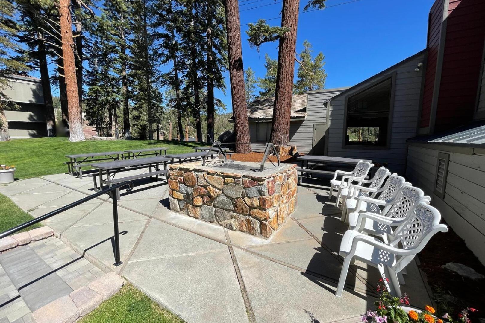 2 Bed 2 Bath Steps Away From Recreation! Apartment