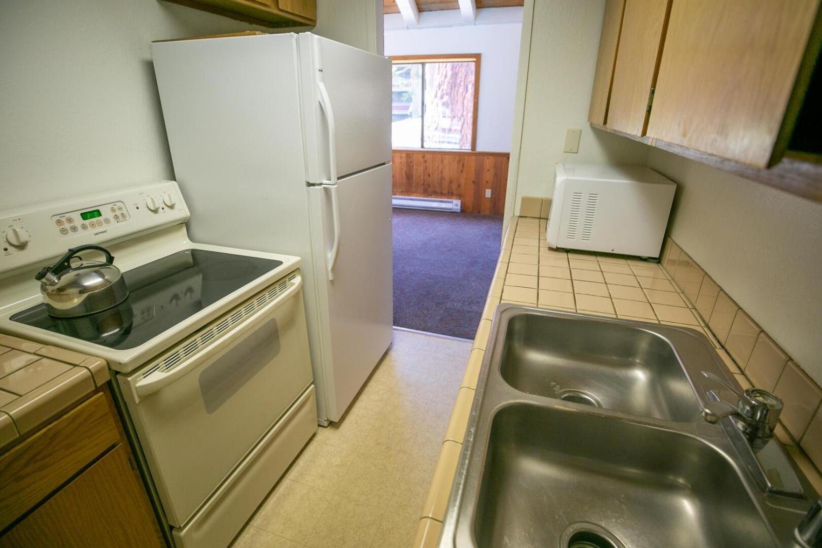 Apartment 2 Bed 2 Bath Steps Away From Recreation! *