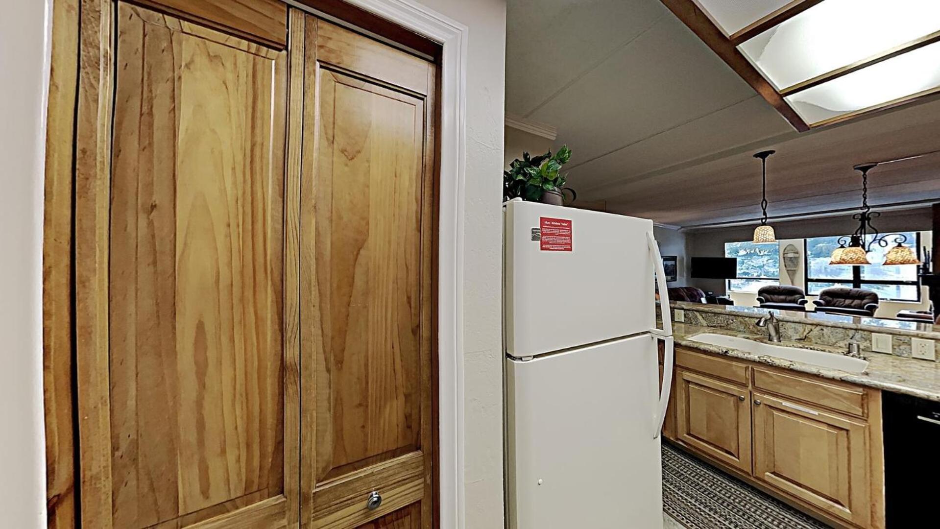 Apartment 2 Bed 2 Bath Steps Away From Recreation! *