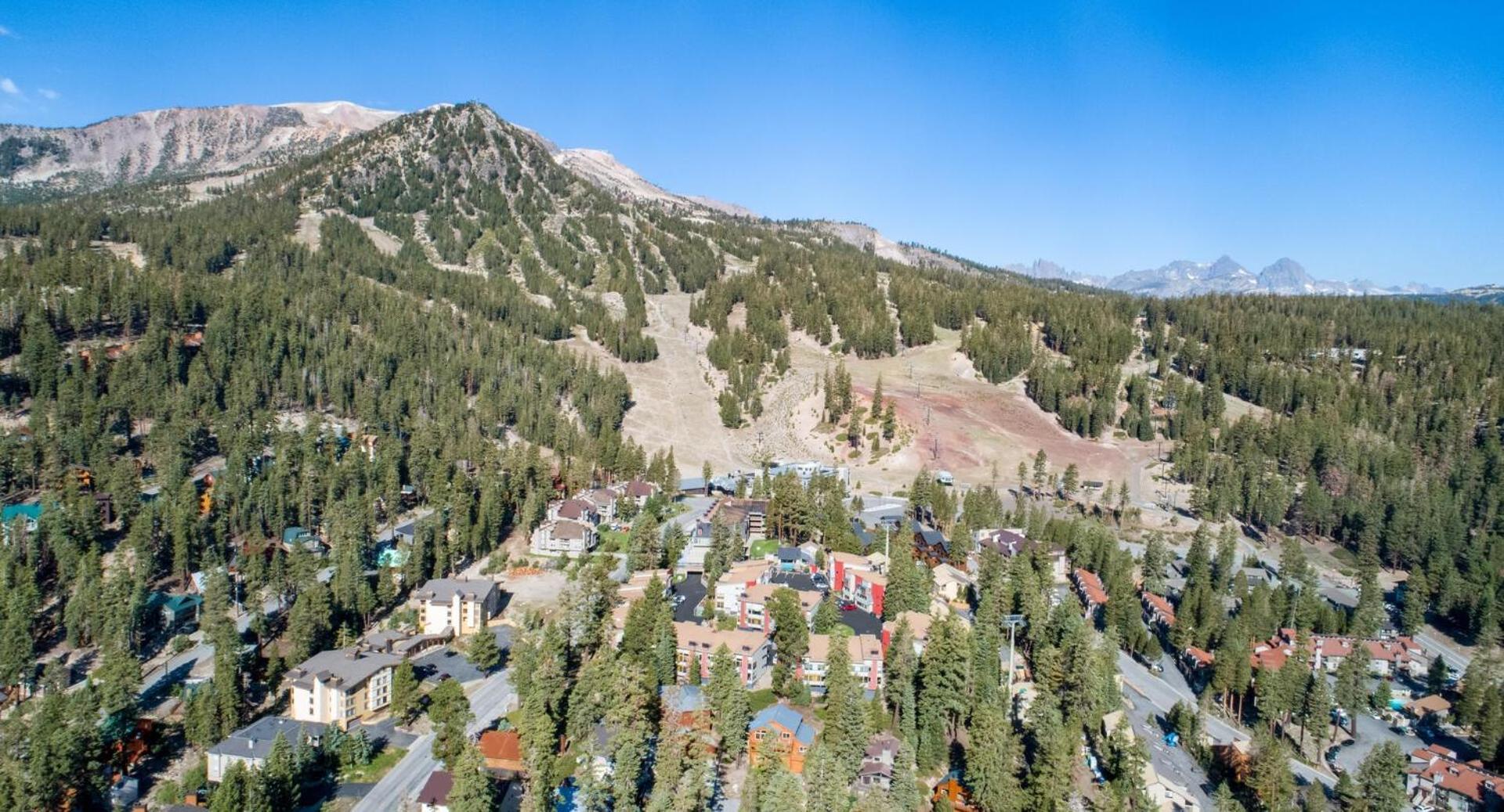 Apartment 2 Bed 2 Bath Steps Away From Recreation! Mammoth Lakes