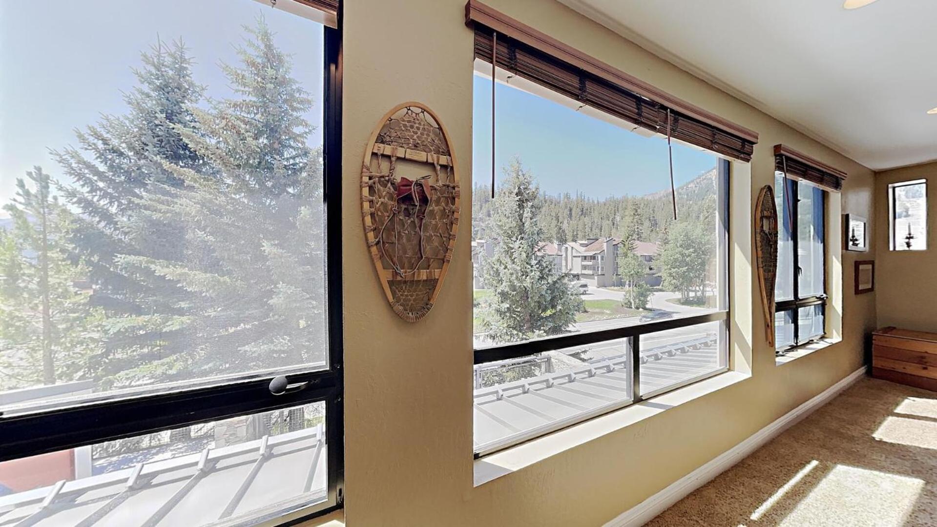 Apartment 2 Bed 2 Bath Steps Away From Recreation!